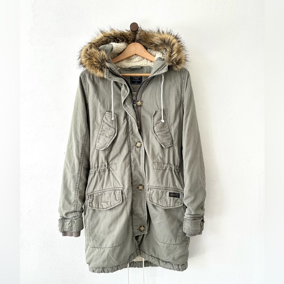 Abercrombie & Fitch Jackets & Blazers - Abercrombie & Fitch Olive‎ Utility Jacket with Fur Trimmed Hood